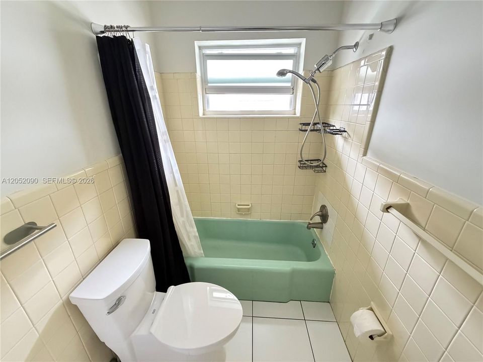 В аренду: $1,750 (1 спален, 1 ванн, 700 Квадратных фут)