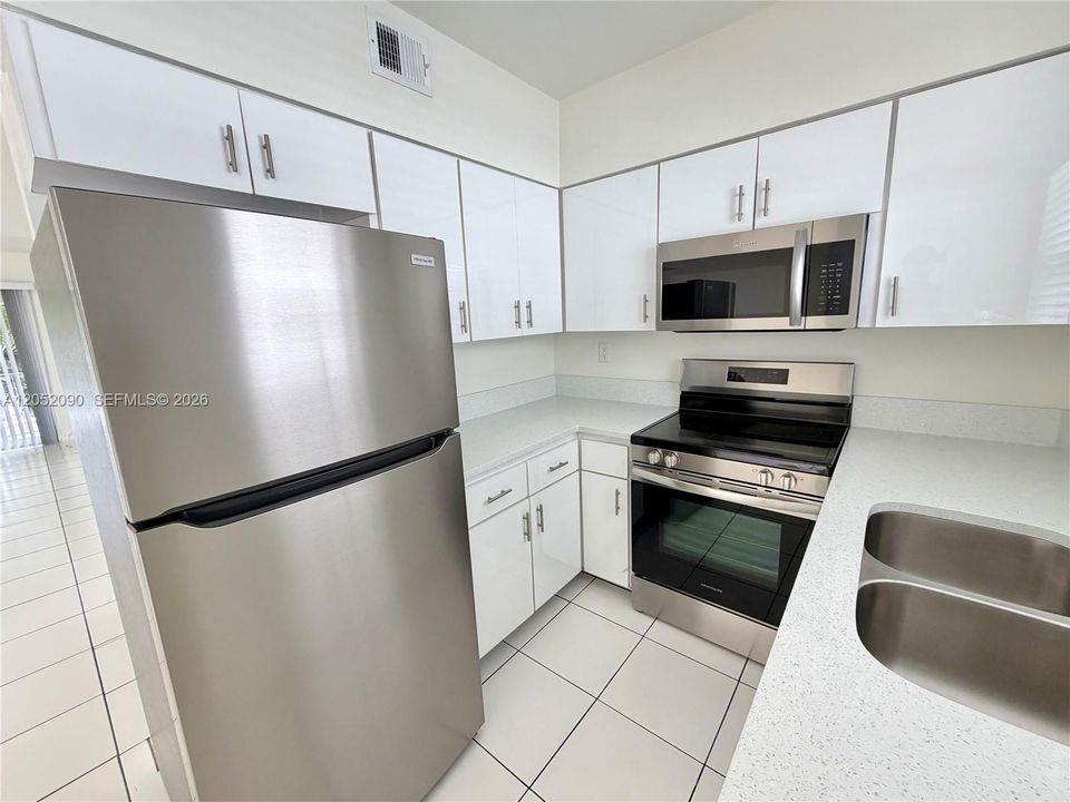 В аренду: $1,750 (1 спален, 1 ванн, 700 Квадратных фут)