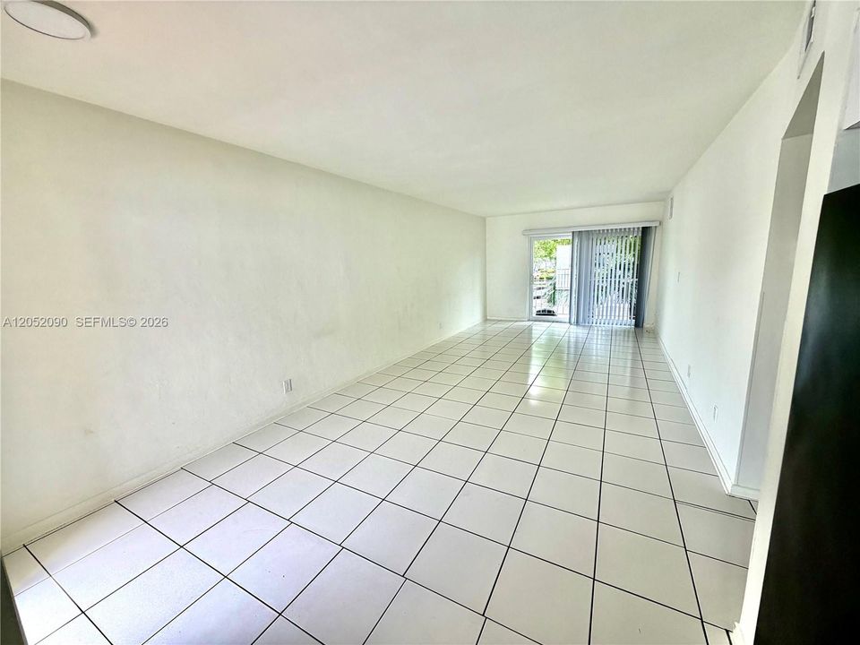В аренду: $1,750 (1 спален, 1 ванн, 700 Квадратных фут)