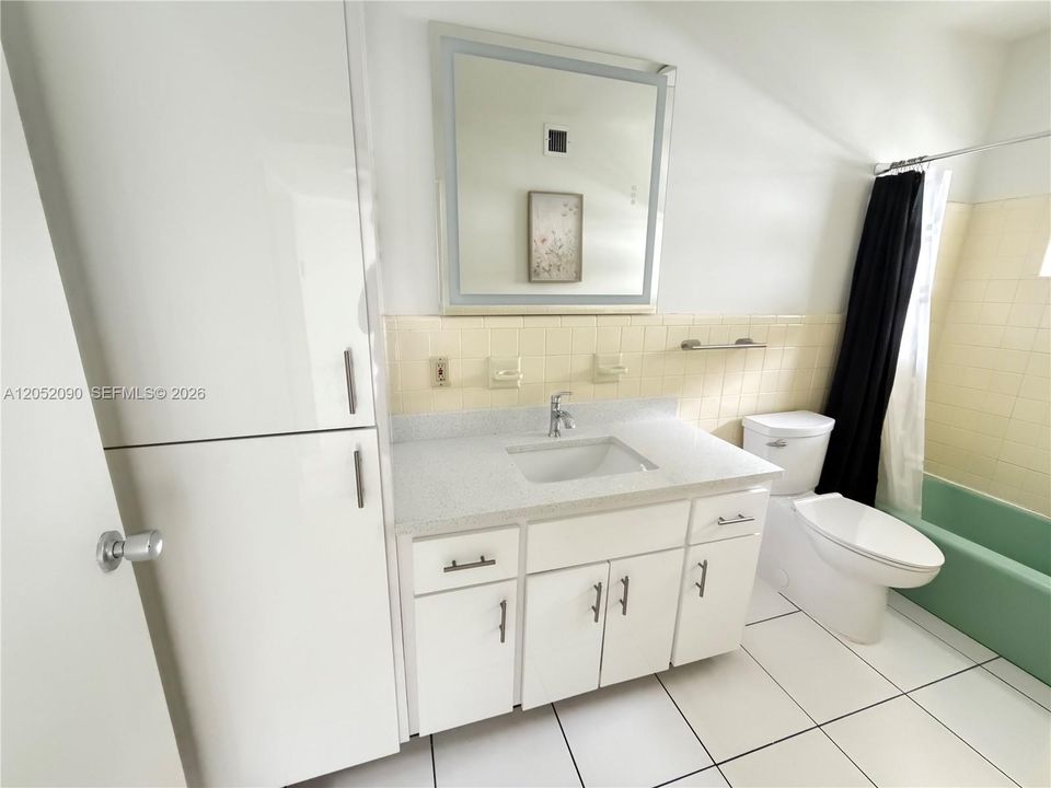 В аренду: $1,750 (1 спален, 1 ванн, 700 Квадратных фут)