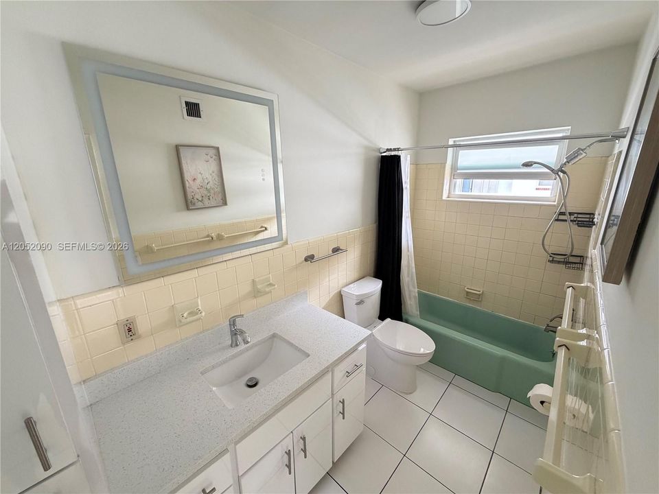 В аренду: $1,750 (1 спален, 1 ванн, 700 Квадратных фут)