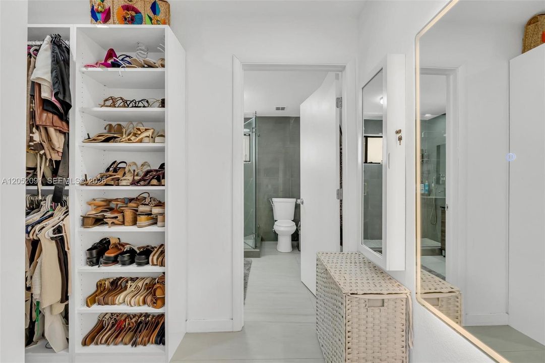 For Sale: $760,000 (5 beds, 3 baths, 2040 Square Feet)