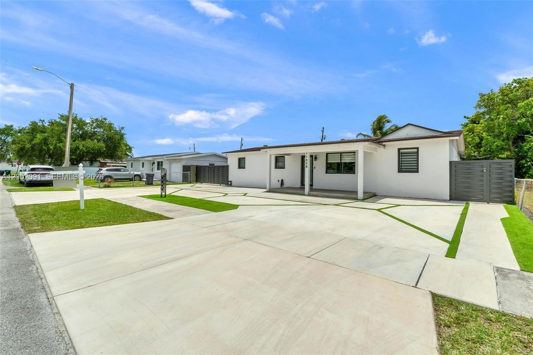 For Sale: $760,000 (5 beds, 3 baths, 2040 Square Feet)