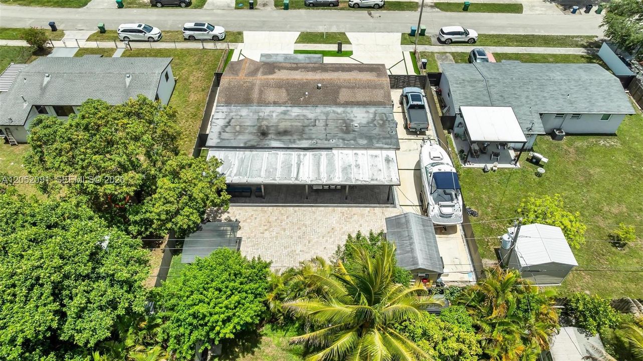 For Sale: $760,000 (5 beds, 3 baths, 2040 Square Feet)