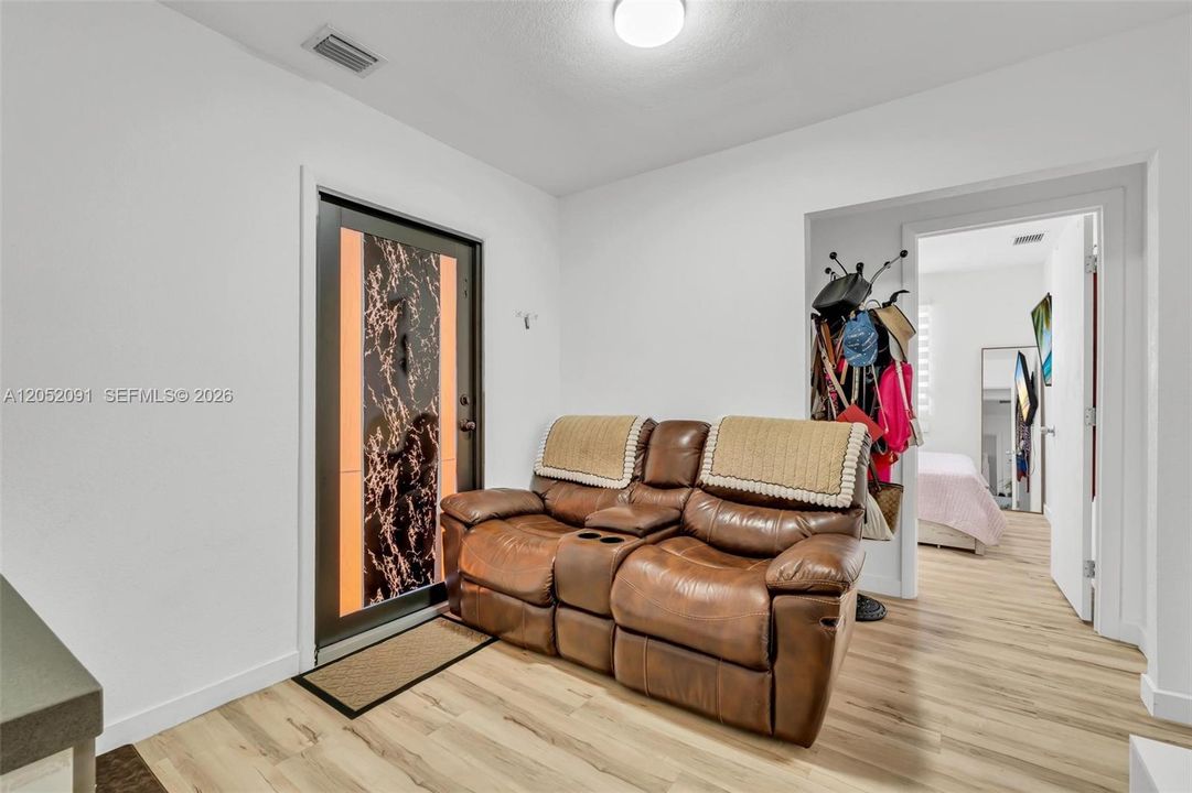 For Sale: $760,000 (5 beds, 3 baths, 2040 Square Feet)