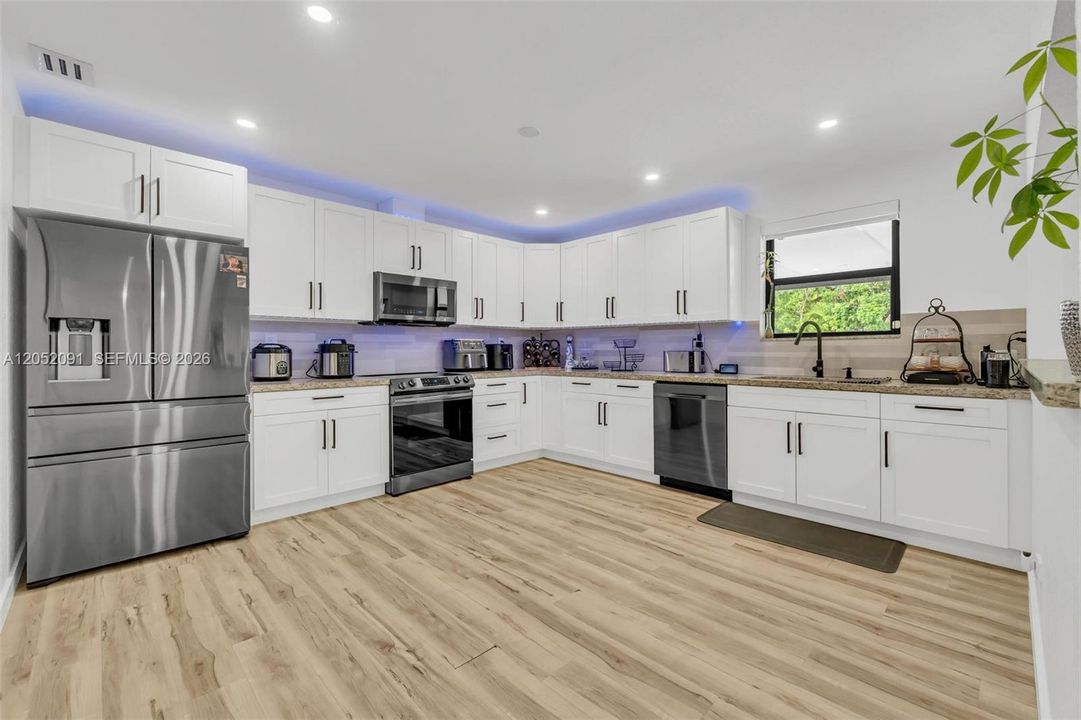 For Sale: $760,000 (5 beds, 3 baths, 2040 Square Feet)