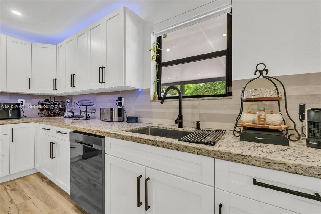 For Sale: $760,000 (5 beds, 3 baths, 2040 Square Feet)