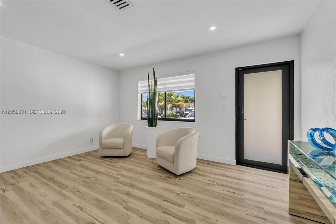 For Sale: $760,000 (5 beds, 3 baths, 2040 Square Feet)
