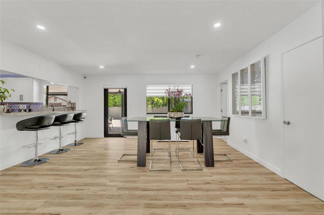 For Sale: $760,000 (5 beds, 3 baths, 2040 Square Feet)