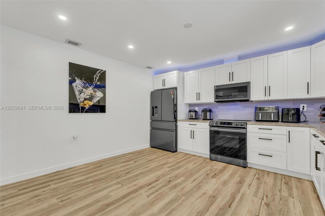 For Sale: $760,000 (5 beds, 3 baths, 2040 Square Feet)