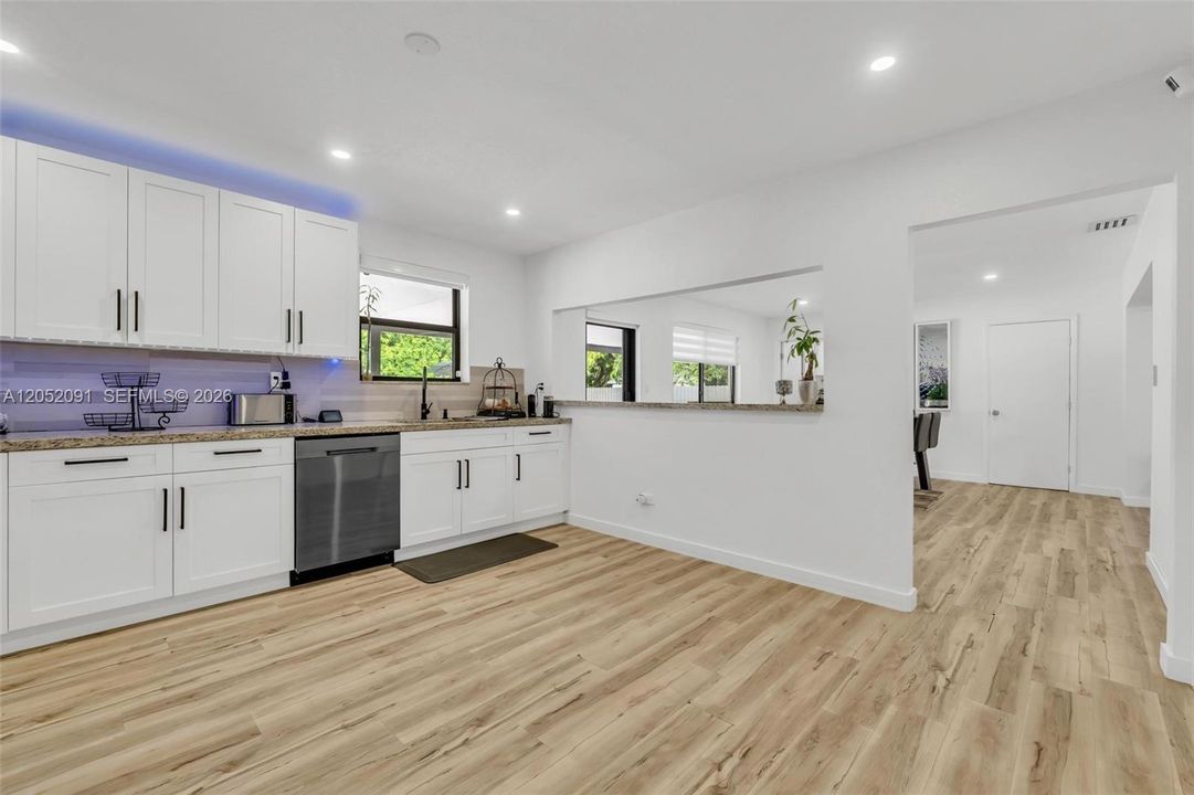 For Sale: $760,000 (5 beds, 3 baths, 2040 Square Feet)