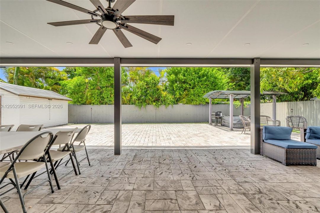 For Sale: $760,000 (5 beds, 3 baths, 2040 Square Feet)