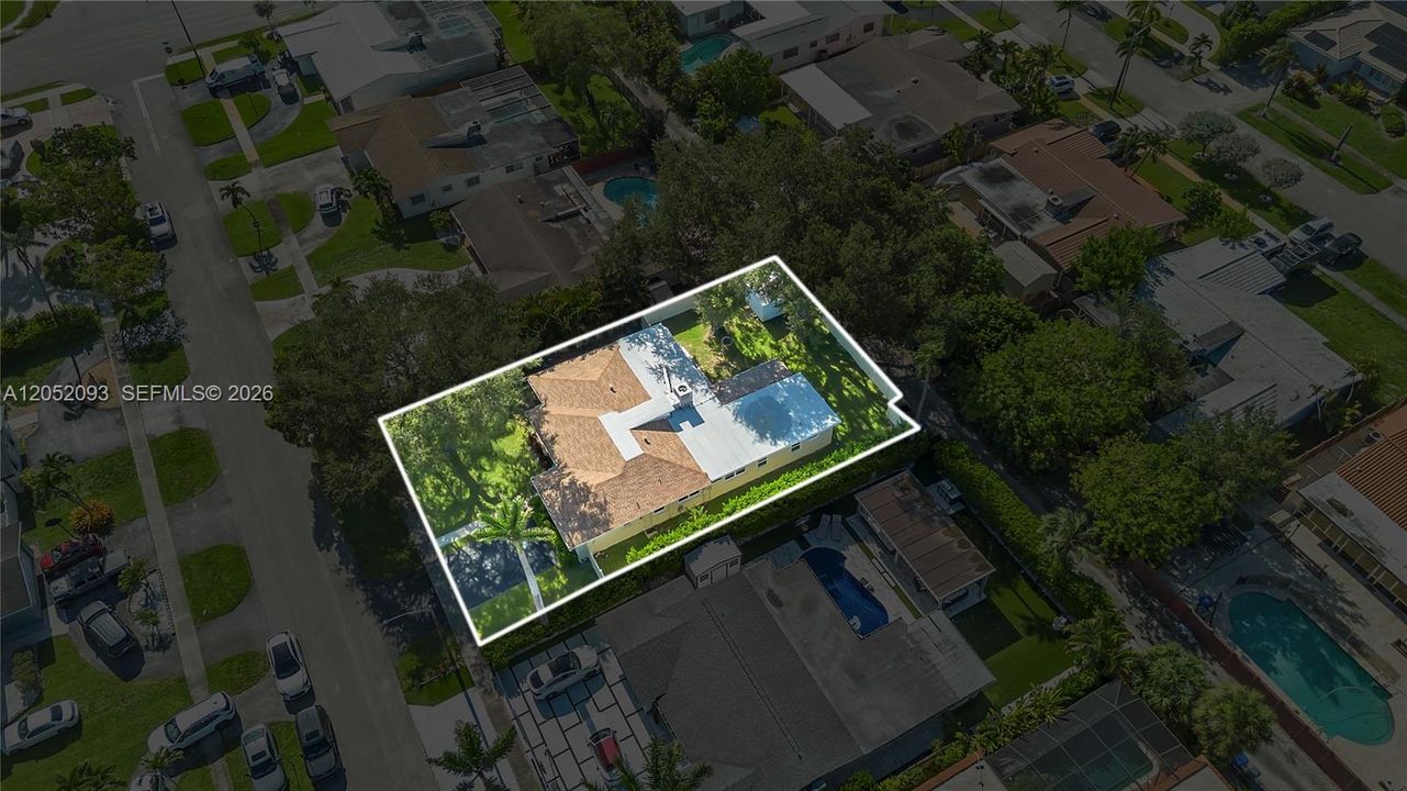 For Sale: $930,000 (4 beds, 3 baths, 2600 Square Feet)