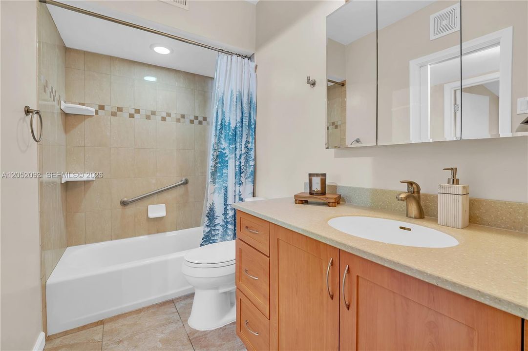 For Sale: $930,000 (4 beds, 3 baths, 2600 Square Feet)