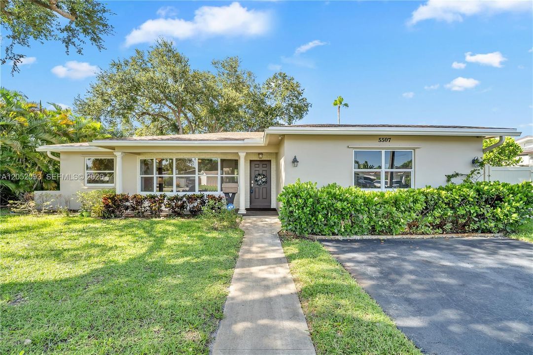 For Sale: $930,000 (4 beds, 3 baths, 2600 Square Feet)