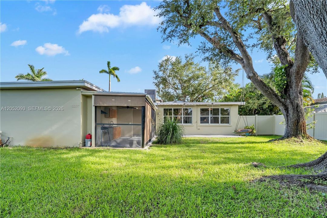 For Sale: $930,000 (4 beds, 3 baths, 2600 Square Feet)