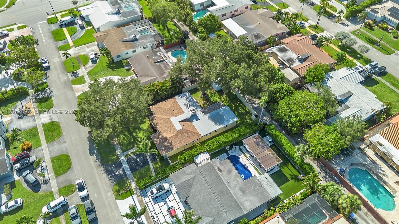 For Sale: $930,000 (4 beds, 3 baths, 2600 Square Feet)