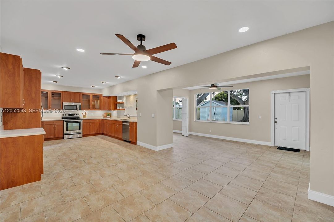 For Sale: $930,000 (4 beds, 3 baths, 2600 Square Feet)