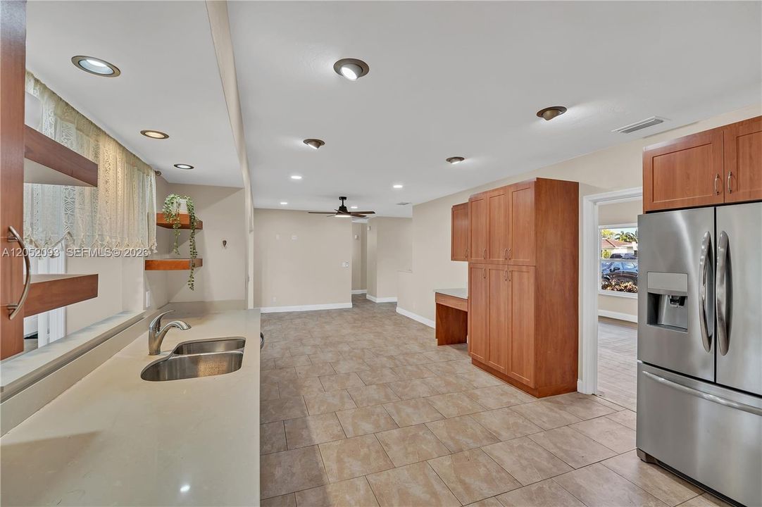 For Sale: $930,000 (4 beds, 3 baths, 2600 Square Feet)
