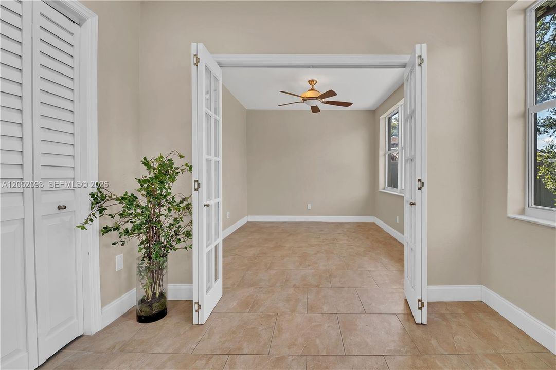 For Sale: $930,000 (4 beds, 3 baths, 2600 Square Feet)