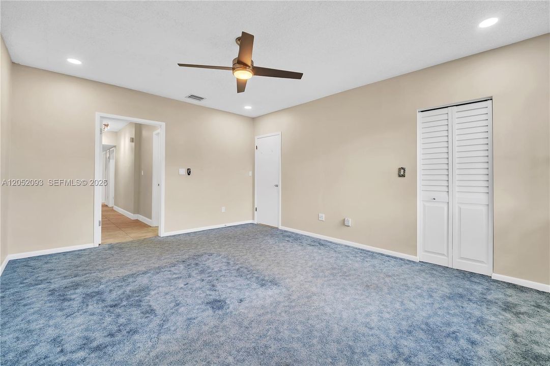 For Sale: $930,000 (4 beds, 3 baths, 2600 Square Feet)