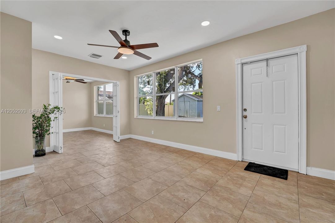 For Sale: $930,000 (4 beds, 3 baths, 2600 Square Feet)