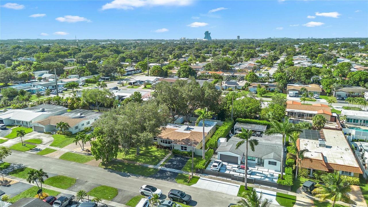 For Sale: $930,000 (4 beds, 3 baths, 2600 Square Feet)