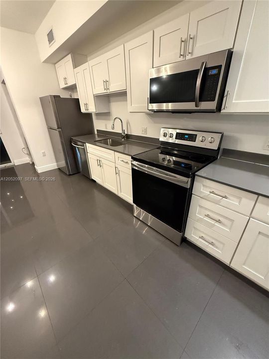 В аренду: $3,700 (3 спален, 2 ванн, 2810 Квадратных фут)