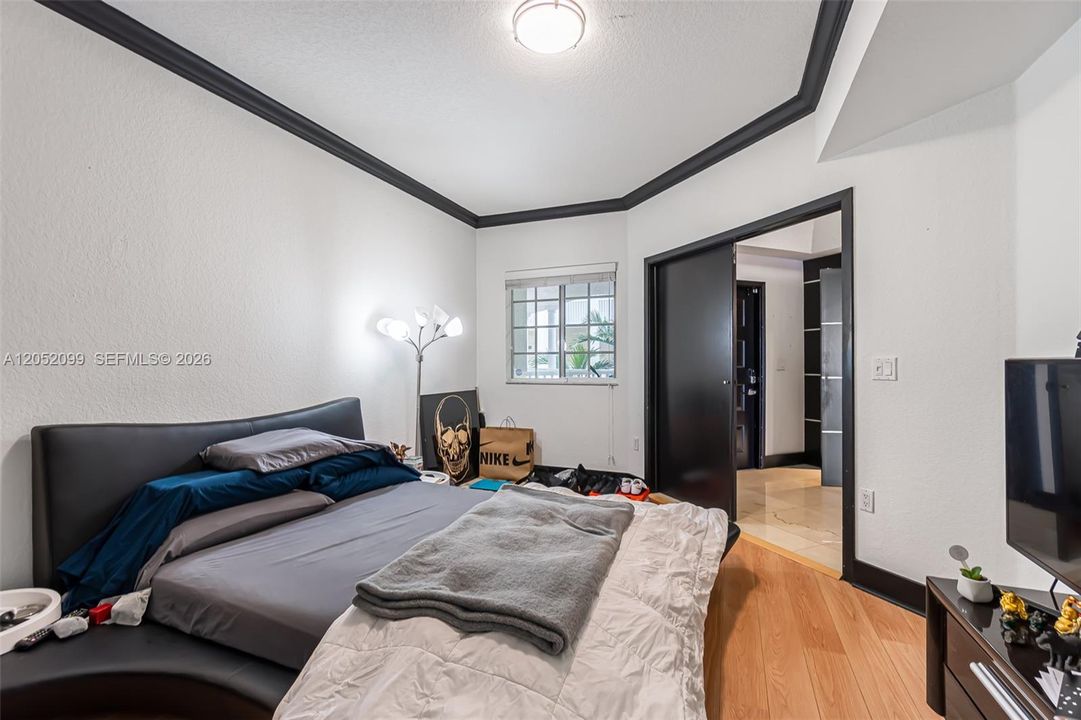 For Sale: $730,000 (3 beds, 2 baths, 2490 Square Feet)