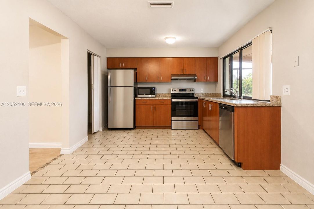 For Sale: $510,000 (3 beds, 2 baths, 1548 Square Feet)