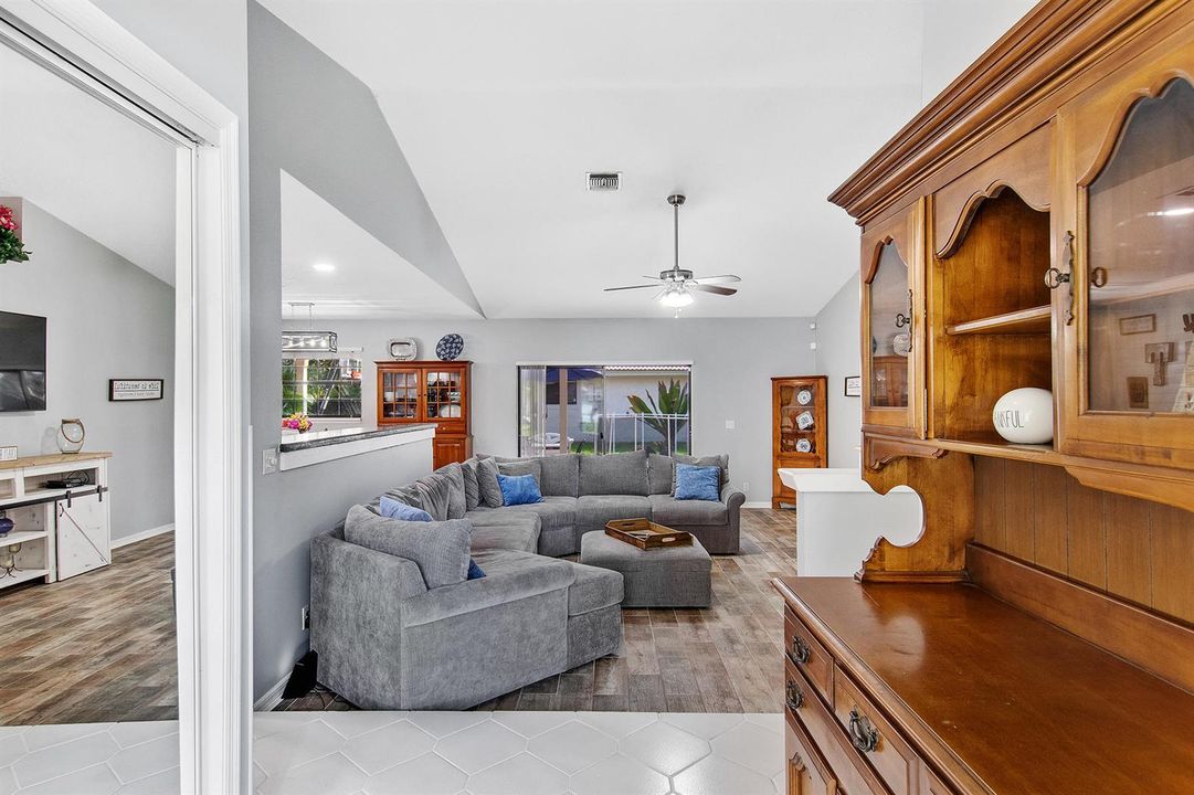 912 Blueberry Dr (12)