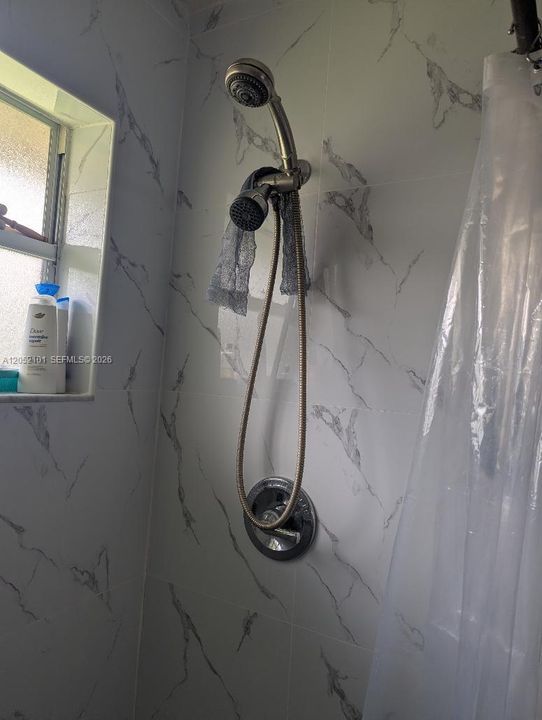 For Sale: $324,900 (2 beds, 2 baths, 1185 Square Feet)