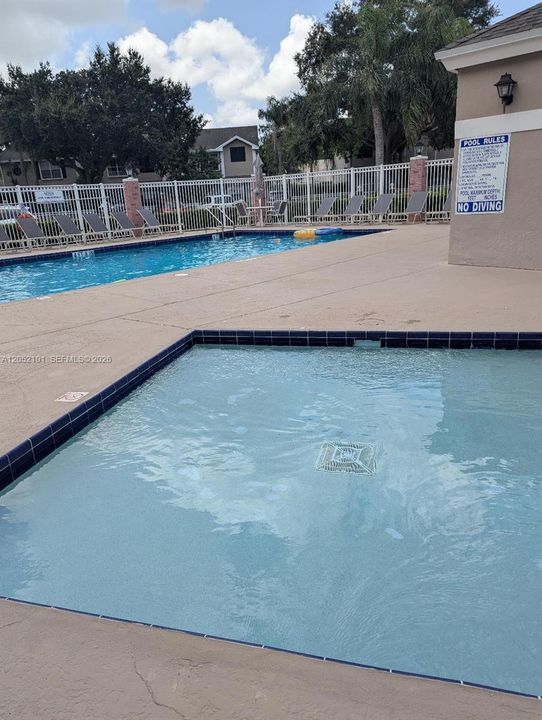 For Sale: $324,900 (2 beds, 2 baths, 1185 Square Feet)