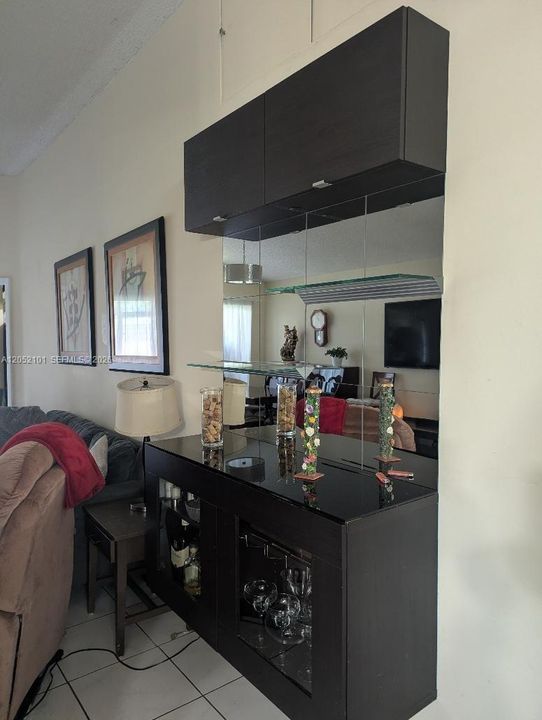 For Sale: $324,900 (2 beds, 2 baths, 1185 Square Feet)