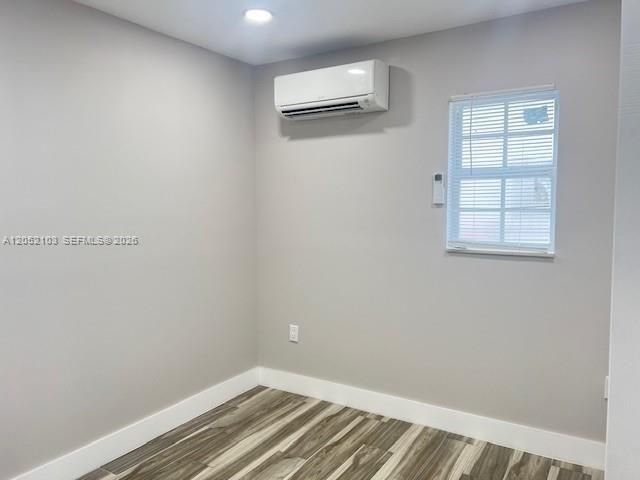 В аренду: $2,300 (2 спален, 1 ванн, 2354 Квадратных фут)