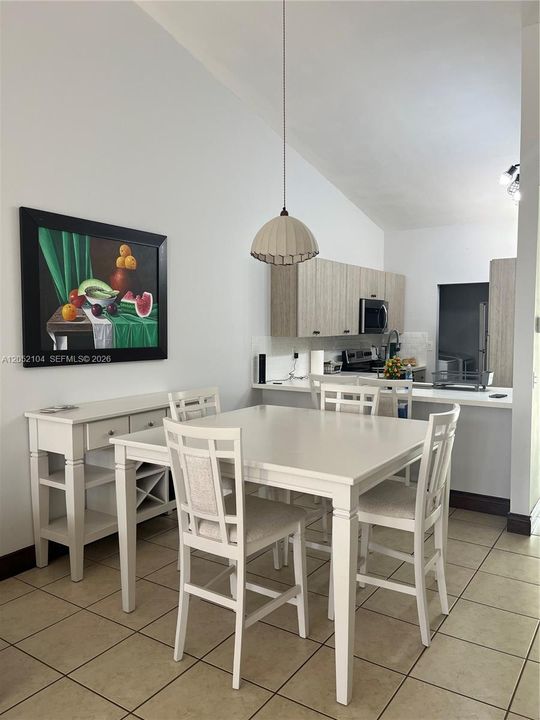 For Rent: $2,400 (2 beds, 2 baths, 1256 Square Feet)