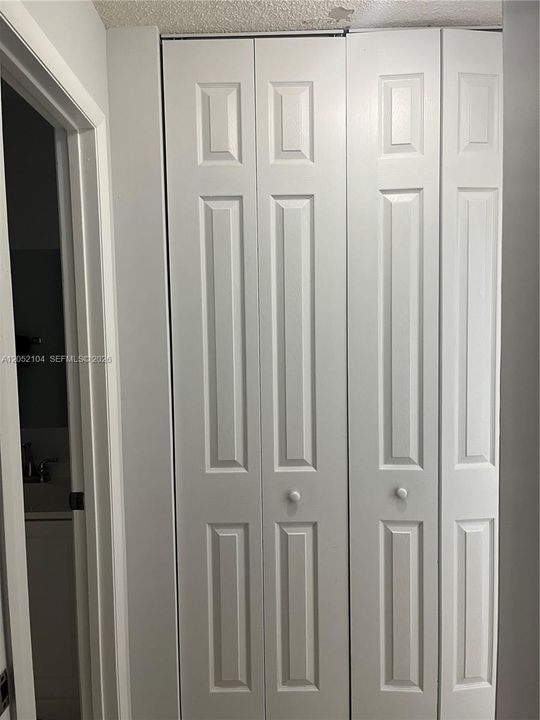 For Rent: $2,400 (2 beds, 2 baths, 1256 Square Feet)