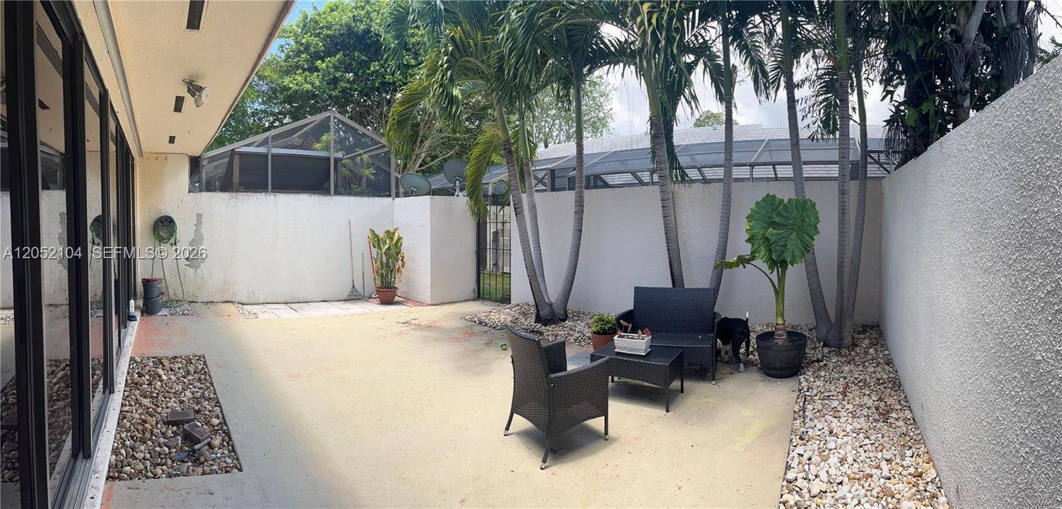 For Rent: $2,400 (2 beds, 2 baths, 1256 Square Feet)