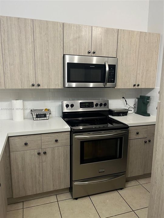 For Rent: $2,400 (2 beds, 2 baths, 1256 Square Feet)