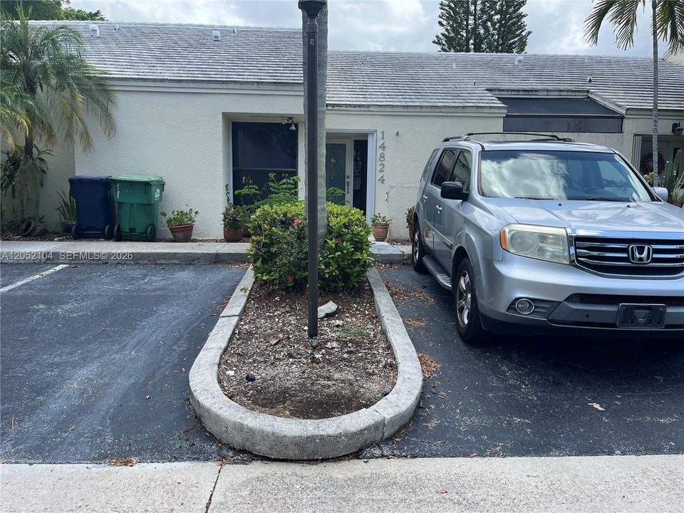 For Rent: $2,400 (2 beds, 2 baths, 1256 Square Feet)