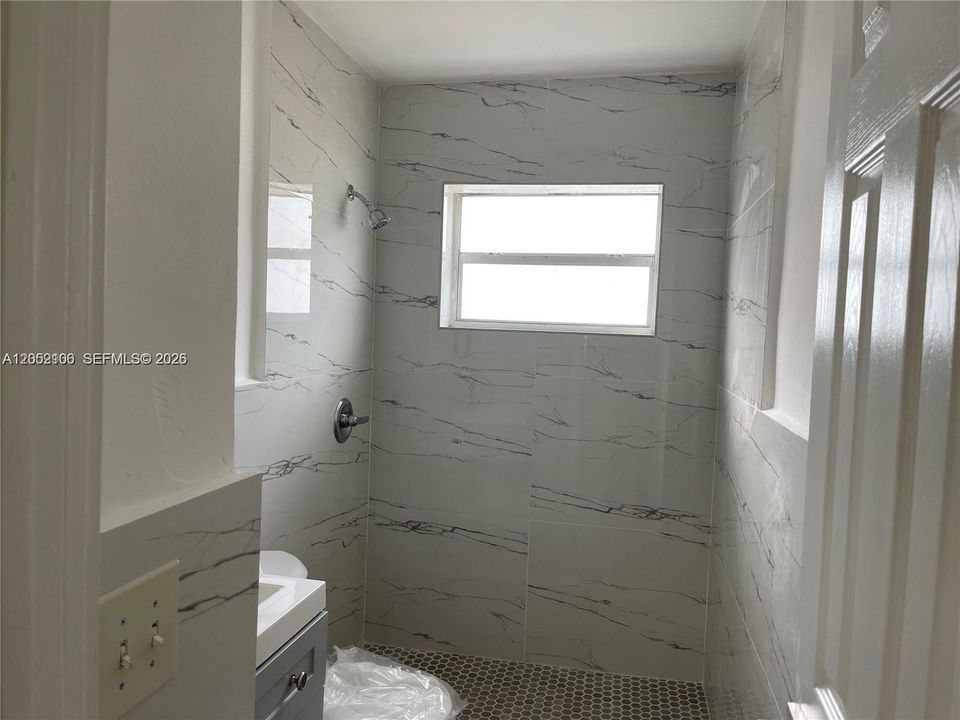 For Rent: $1,414 (1 beds, 1 baths, 2363 Square Feet)