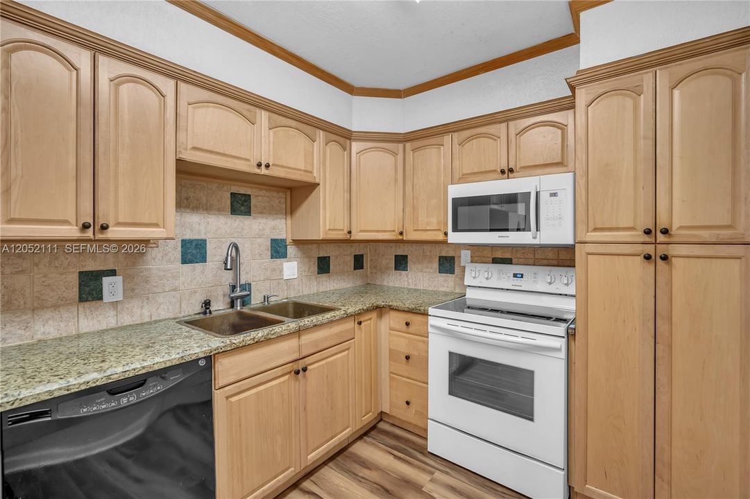 En Venta: $325,000 (1 camas, 1 baños, 870 Pies cuadrados)