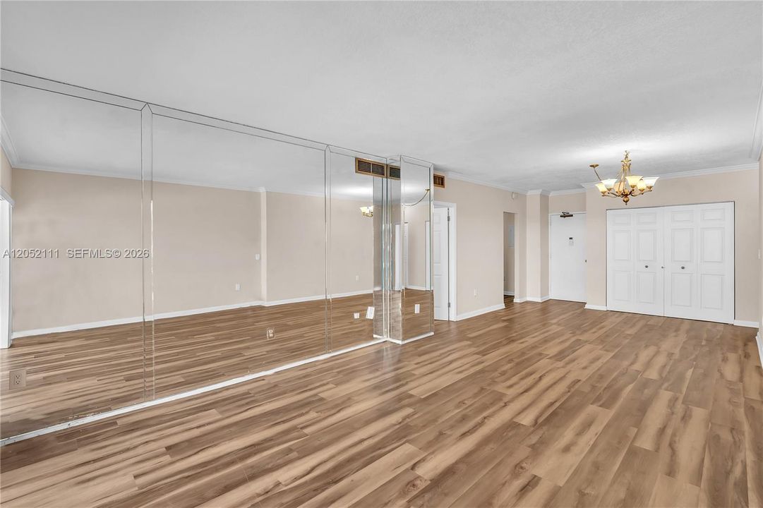 En Venta: $325,000 (1 camas, 1 baños, 870 Pies cuadrados)