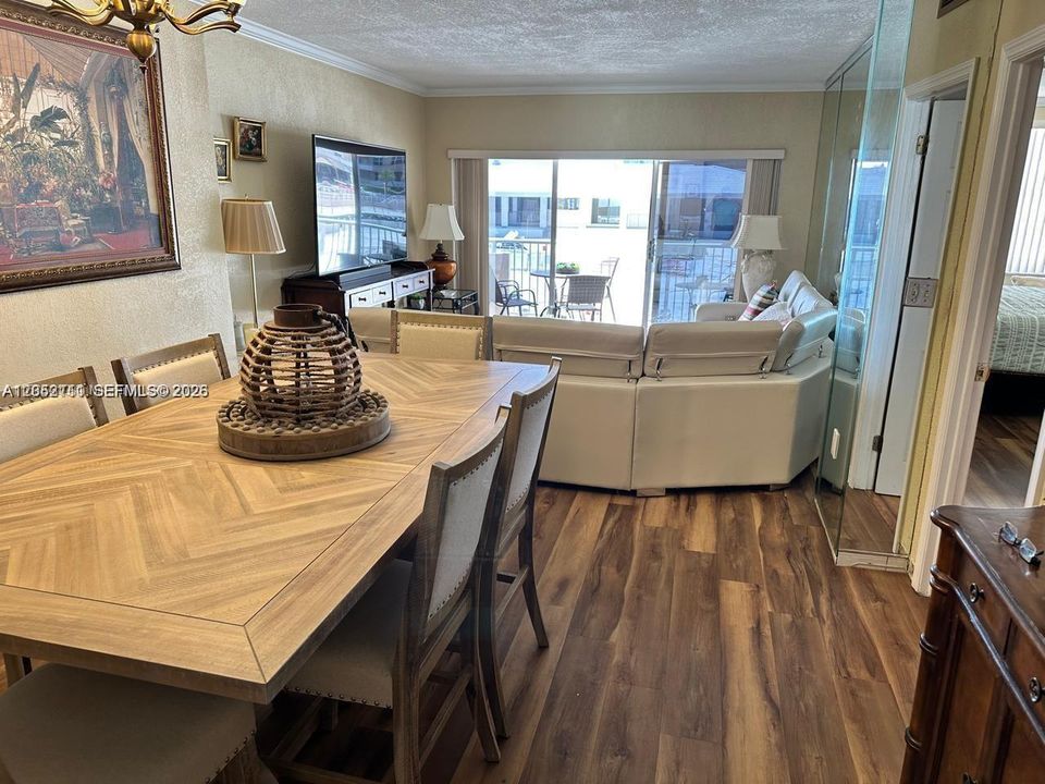 En Venta: $325,000 (1 camas, 1 baños, 870 Pies cuadrados)