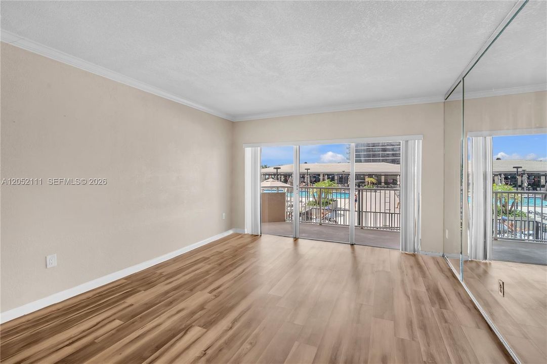 En Venta: $325,000 (1 camas, 1 baños, 870 Pies cuadrados)