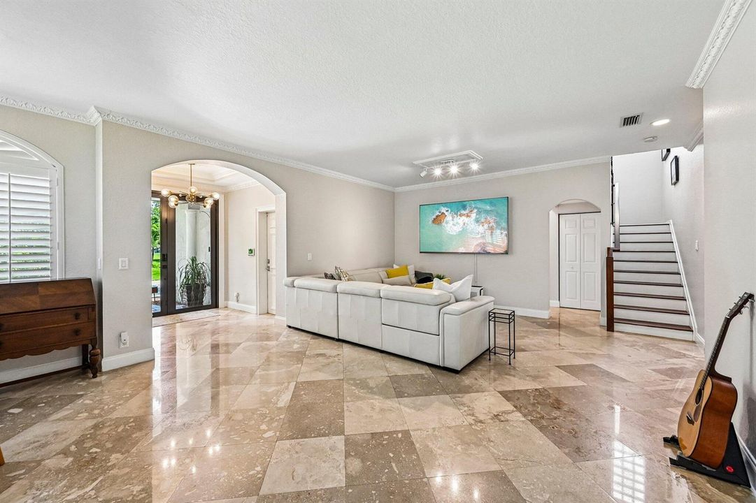 17-web-or-mls-Center Stone Ln-S1107-009