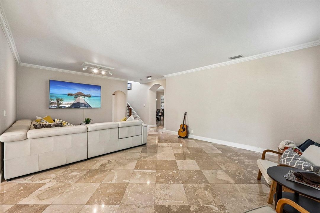 18-web-or-mls-Center Stone Ln-S1107-010
