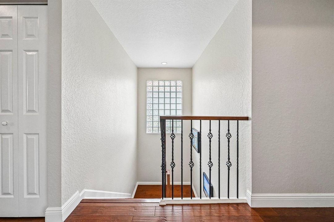 29-web-or-mls-Center Stone Ln-S1107-021