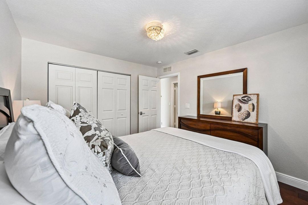 38-web-or-mls-Center Stone Ln-S1107-032