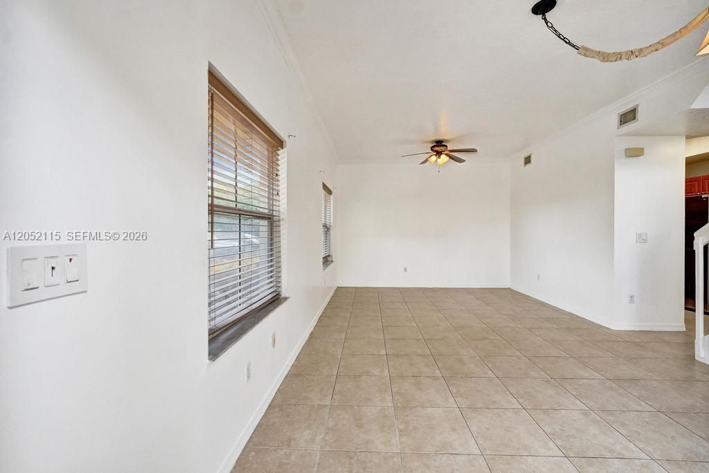 For Rent: $2,800 (3 beds, 2 baths, 1396 Square Feet)